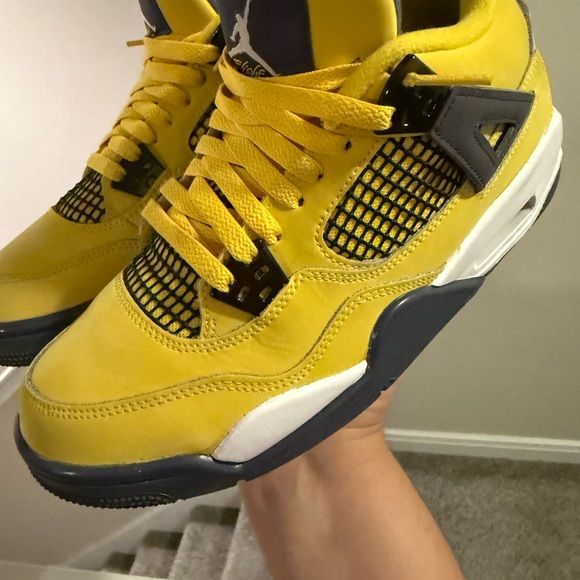 Nike Air Jordan 4 Retro GS Size 7Y Womens 8.5